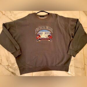 BRANDY MELVILLE SWEATSHIRT